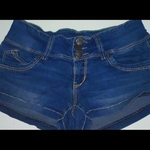 GREAT DEAL! YMI 3 - button short jean shorts.